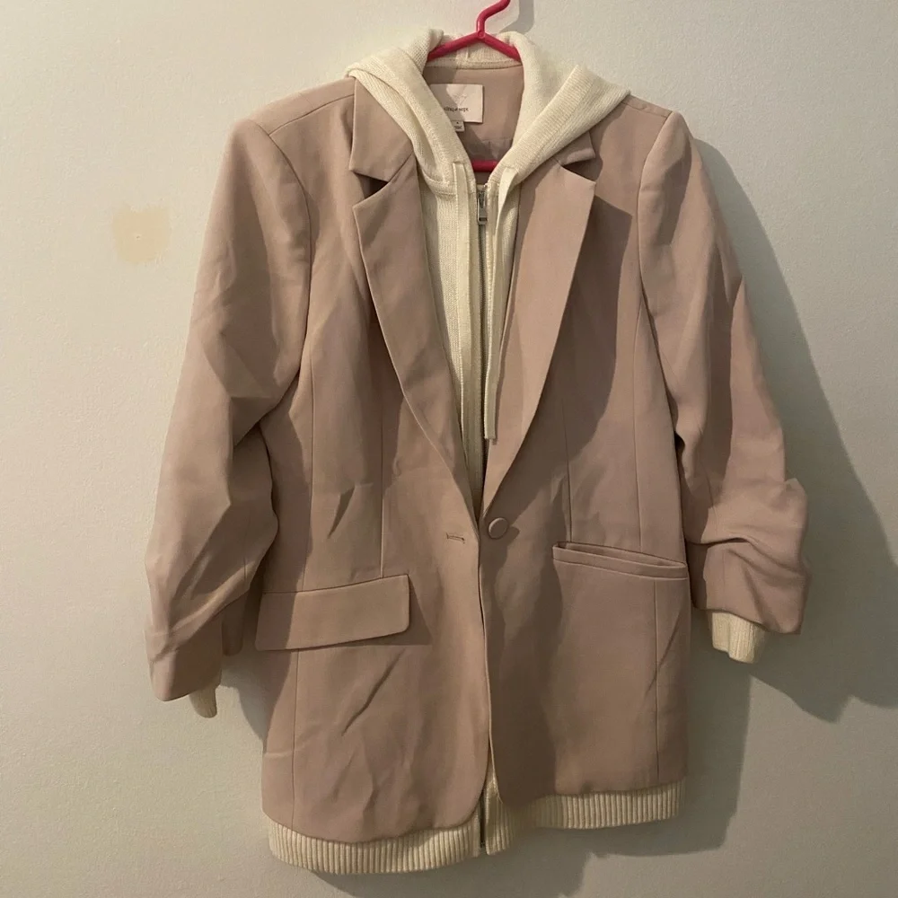 Cinq à Sept Beige Blazer with White Hoodie Detail - Picture 4 of 6